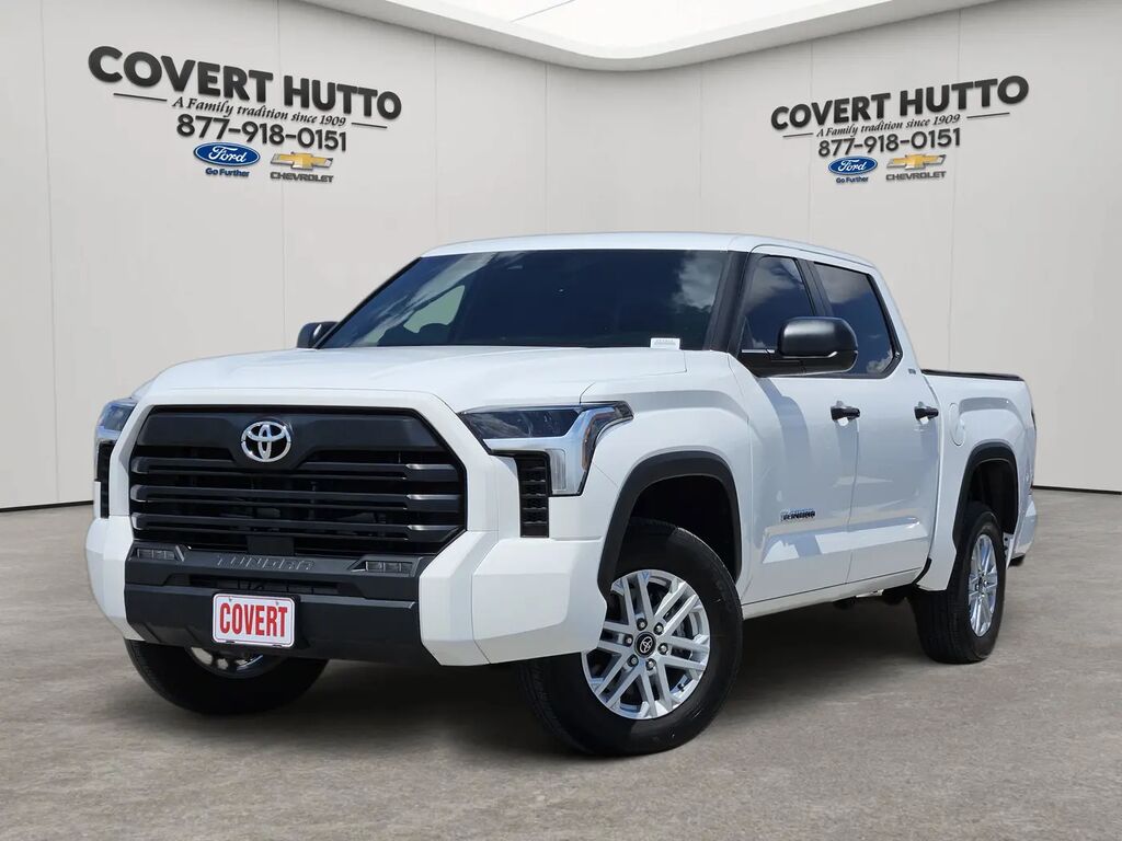 2025 Toyota Tundra SR5 — photo 1 of 13