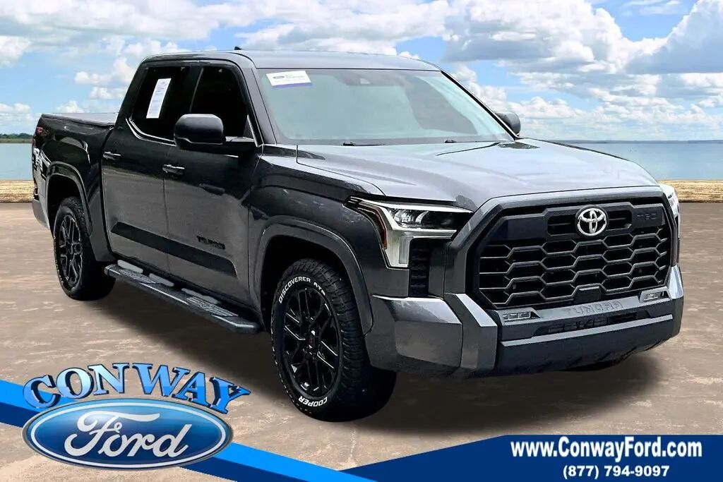 2024 Toyota Tundra SR5 — photo 1 of 12