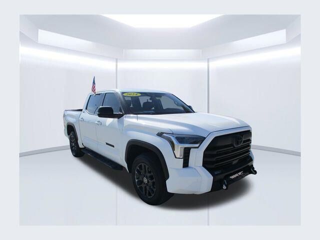 2024 Toyota Tundra SR5 — photo 1 of 13
