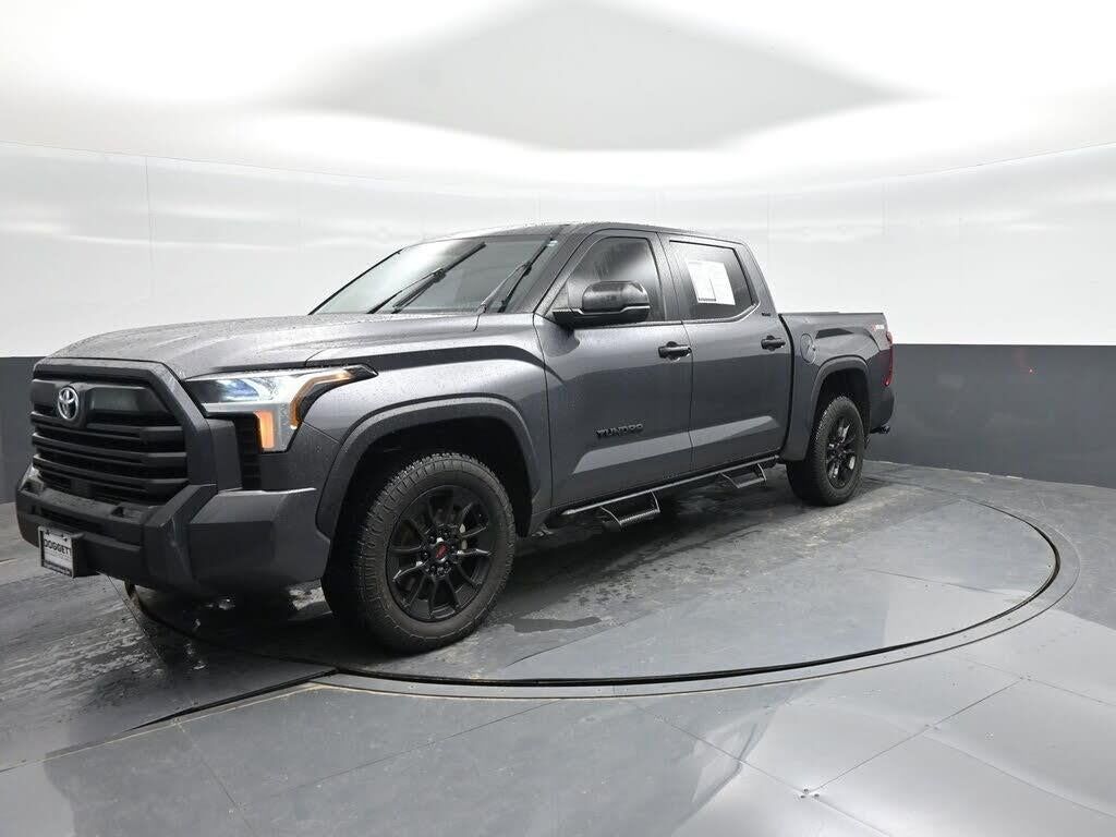 2024 Toyota Tundra SR5 — photo 1 of 1