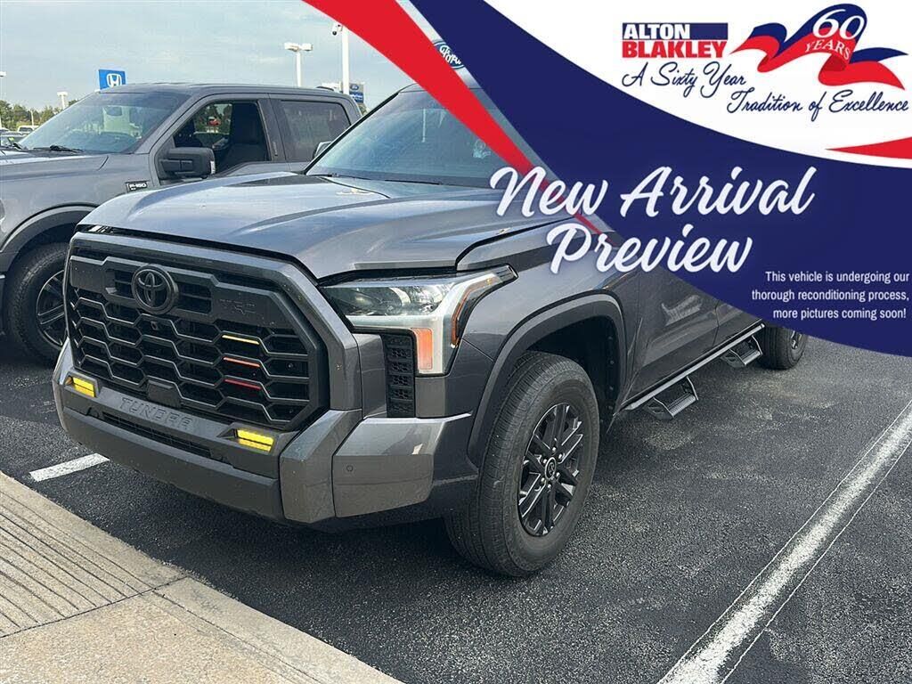 2024 Toyota Tundra SR5 — photo 1 of 2