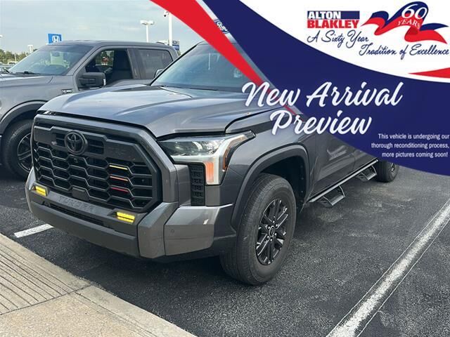 2024 Toyota Tundra SR5 — photo 1 of 12