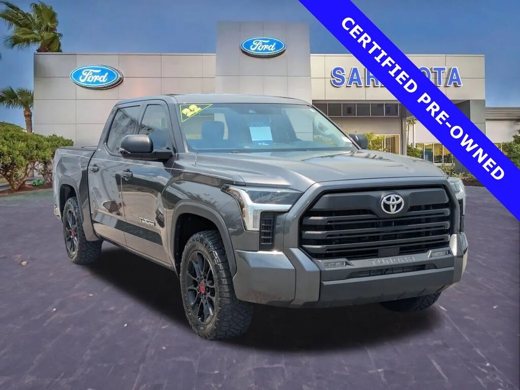 2022 Toyota Tundra SR5 — photo 1 of 13
