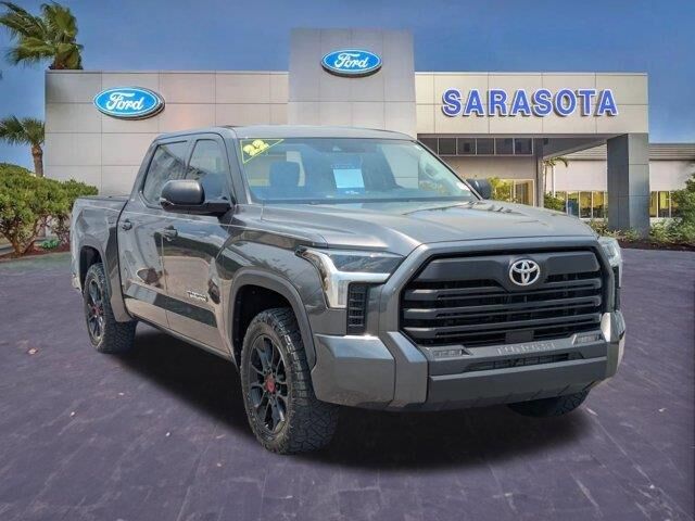 2022 Toyota Tundra SR5 — photo 1 of 1