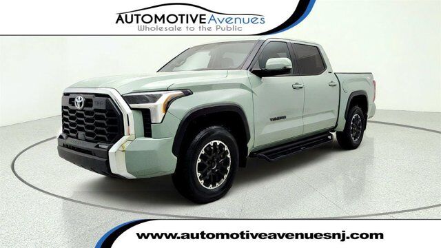 2023 Toyota Tundra 4WD SR5 — photo 1 of 1