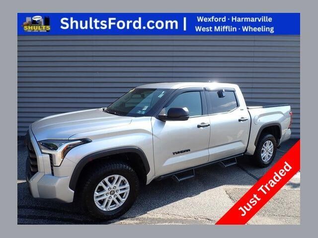 2022 Toyota Tundra SR5 — photo 1 of 12