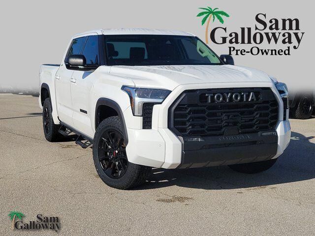 2024 Toyota Tundra SR5 — photo 1 of 13
