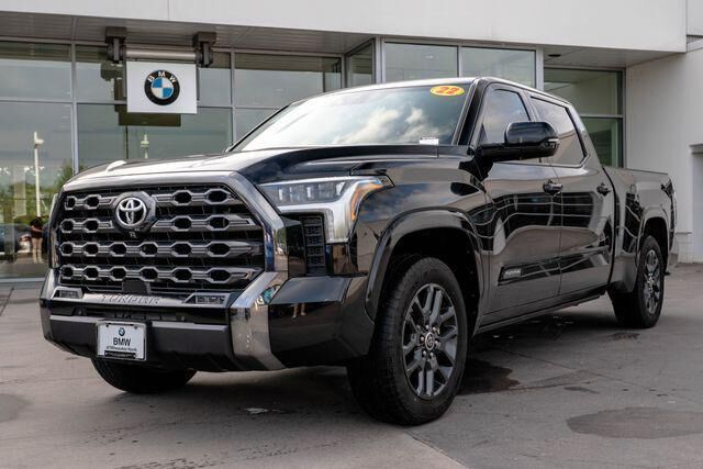 2022 Toyota Tundra Platinum — photo 1 of 7