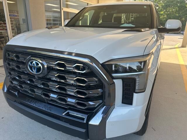 2024 Toyota Tundra Platinum HV