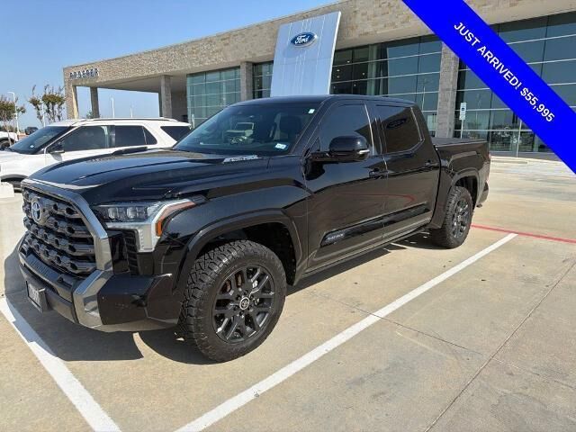 2024 Toyota Tundra Platinum HV
