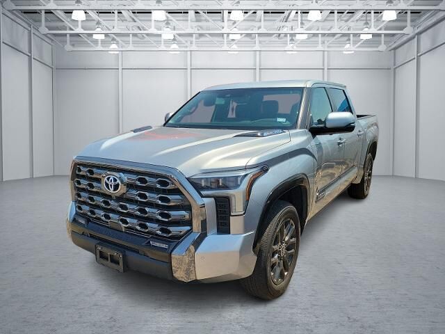 2024 Toyota Tundra Platinum HV