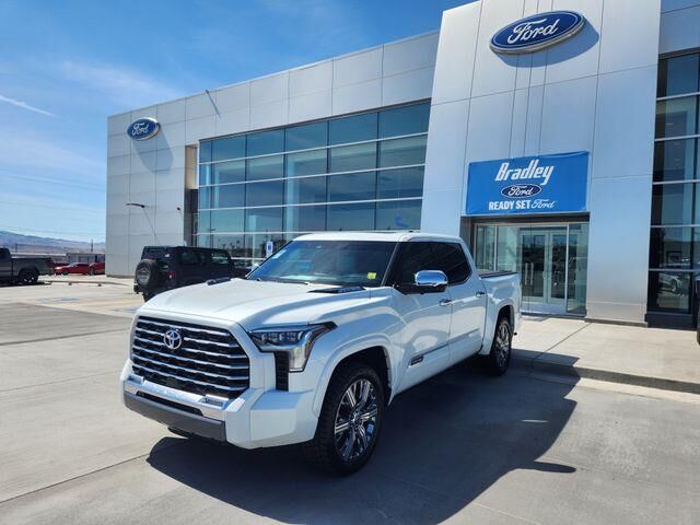 2025 Toyota Tundra Platinum HV