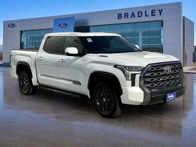2025 Toyota Tundra Platinum HV — photo 1 of 13