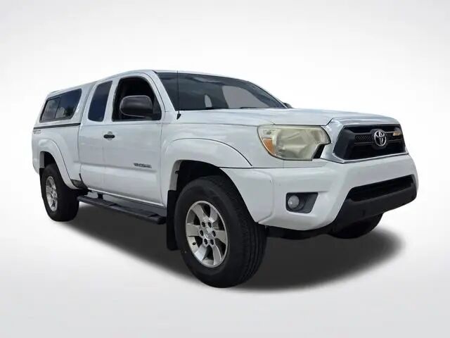 2013 Toyota Tacoma PreRunner V6 — photo 1 of 13