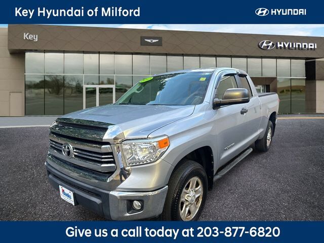 2017 Toyota Tundra 4WD SR5 — photo 1 of 13
