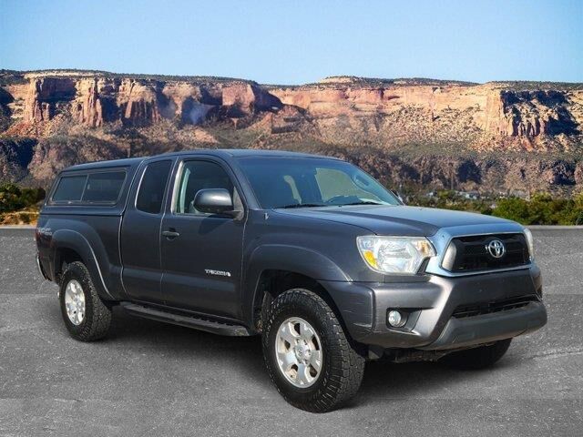 2014 Toyota Tacoma V6 — photo 1 of 3