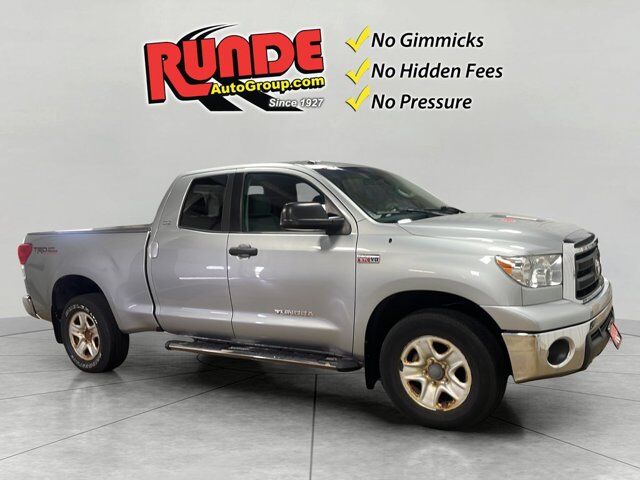 2011 Toyota Tundra 4WD Truck Grade 5.7L V8 w/FFV (A6) — photo 1 of 1
