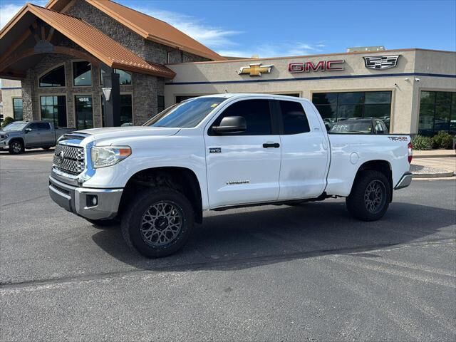 2014 Toyota Tundra SR5 — photo 1 of 13