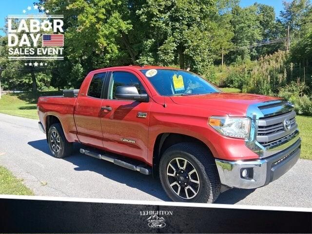 2015 Toyota Tundra SR5 — photo 1 of 10