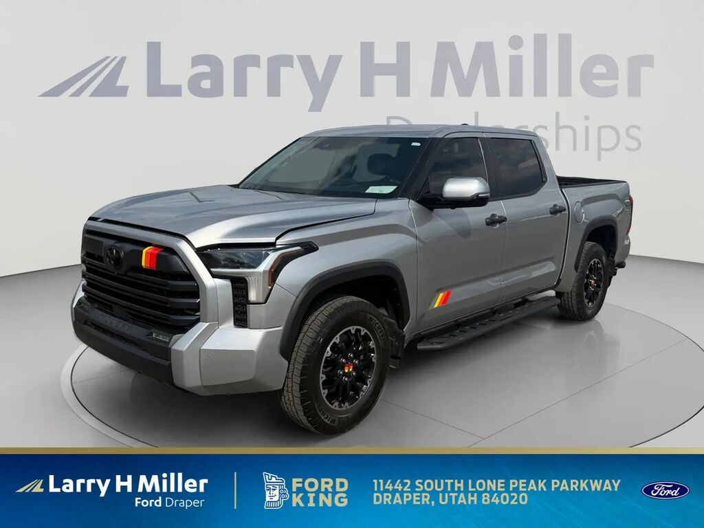 2025 Toyota Tundra SR5 — photo 1 of 13