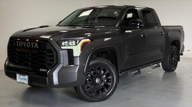 2024 Toyota Tundra Platinum HV