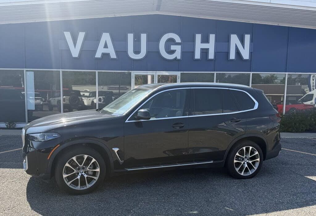 2024 BMW X5 sDrive40i — photo 1 of 1