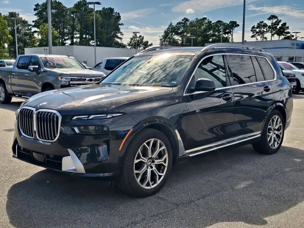 2025 BMW X7 xDrive40i — photo 1 of 13