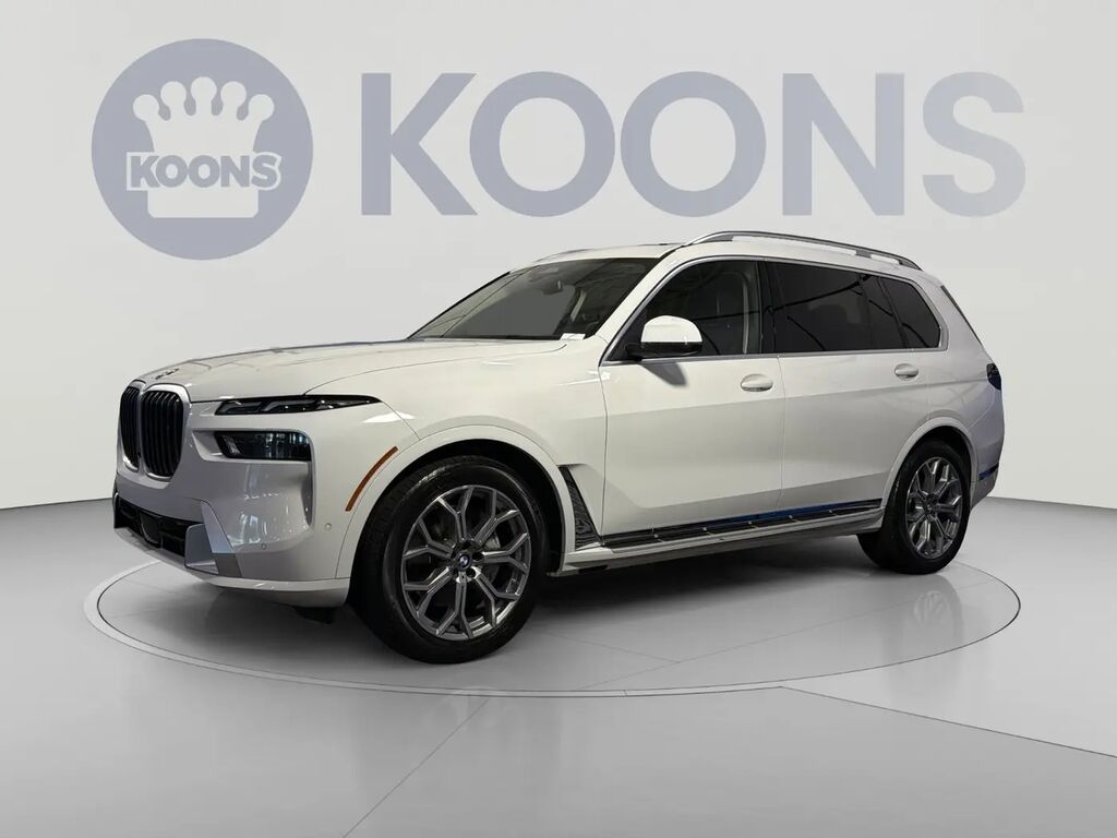 2025 BMW X7 xDrive40i — photo 1 of 13