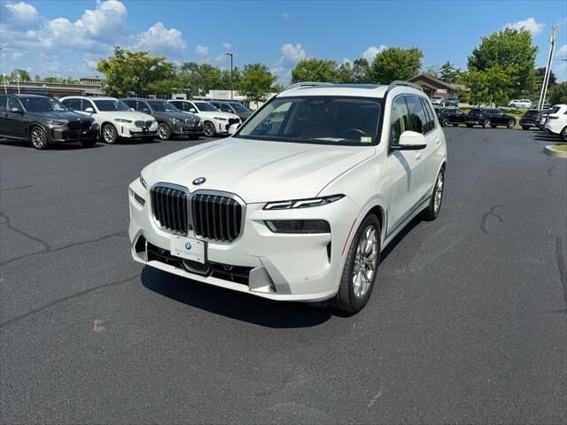 2024 BMW X7 xDrive40i — photo 1 of 1