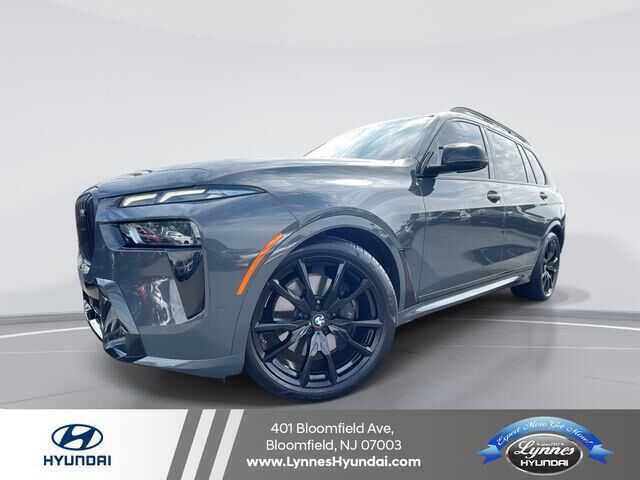 2023 BMW X7 M60i