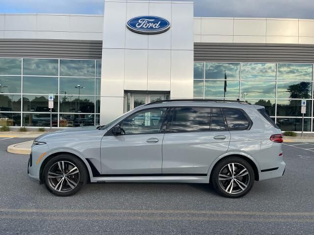 2025 BMW X7 M60i