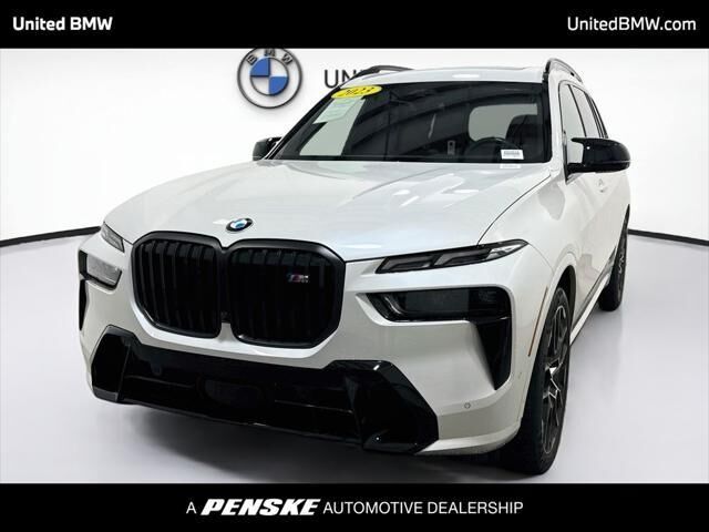 2023 BMW X7 M60i