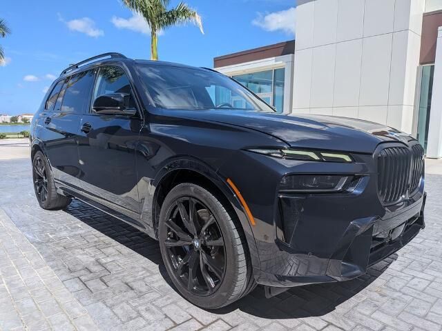 2025 BMW X7 M60i