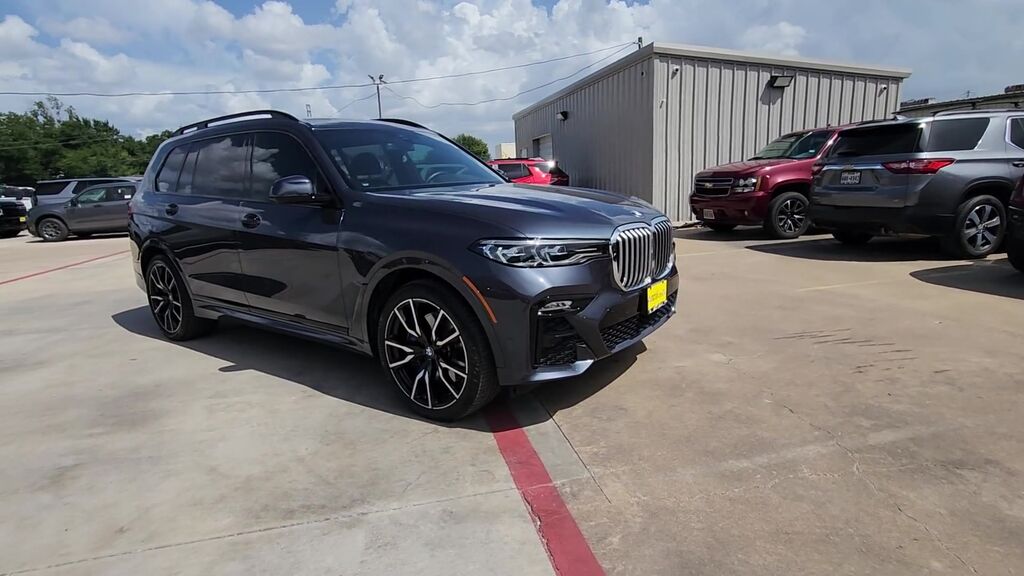 2022 BMW X7 xDrive40i — photo 1 of 7