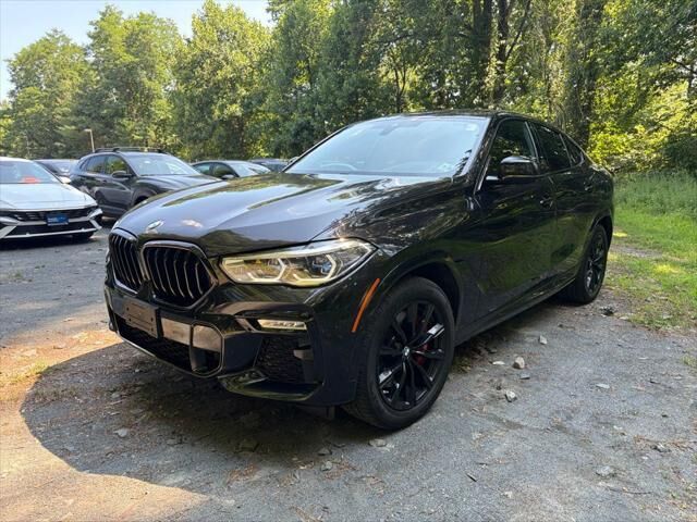 2021 BMW X6 M50i