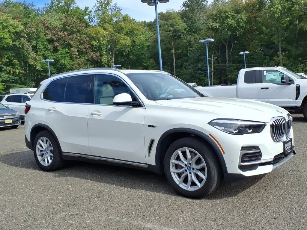 2022 BMW X5 xDrive45e — photo 1 of 13
