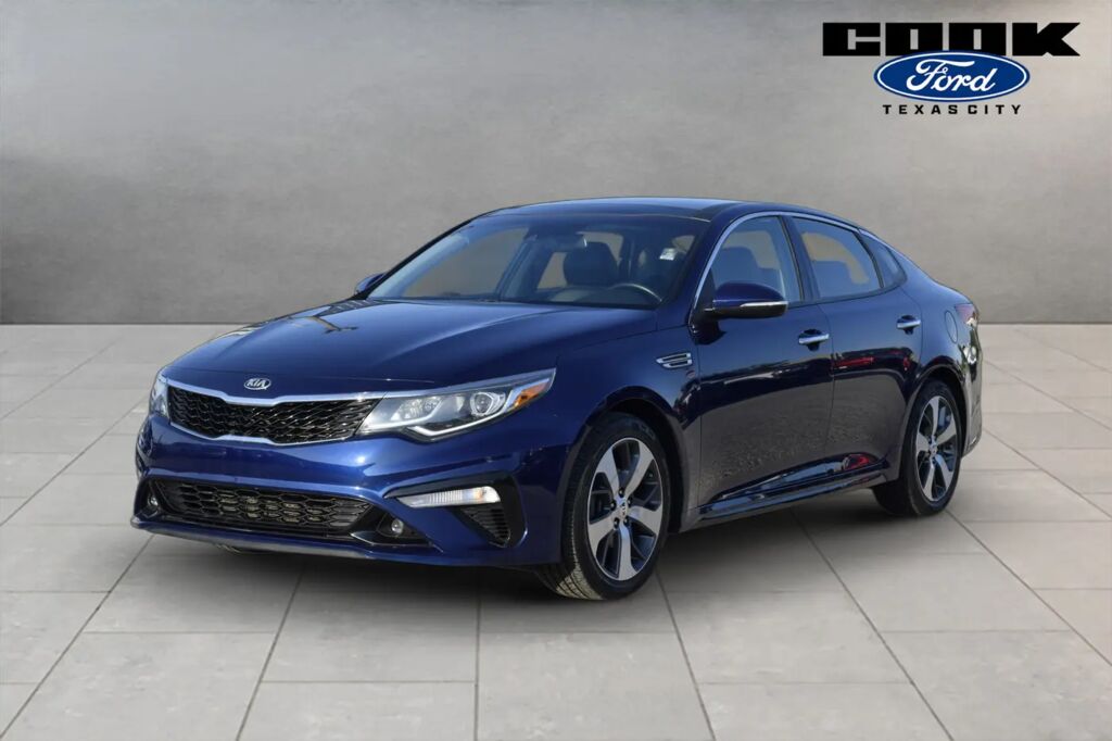 2019 Kia Optima S — photo 1 of 13