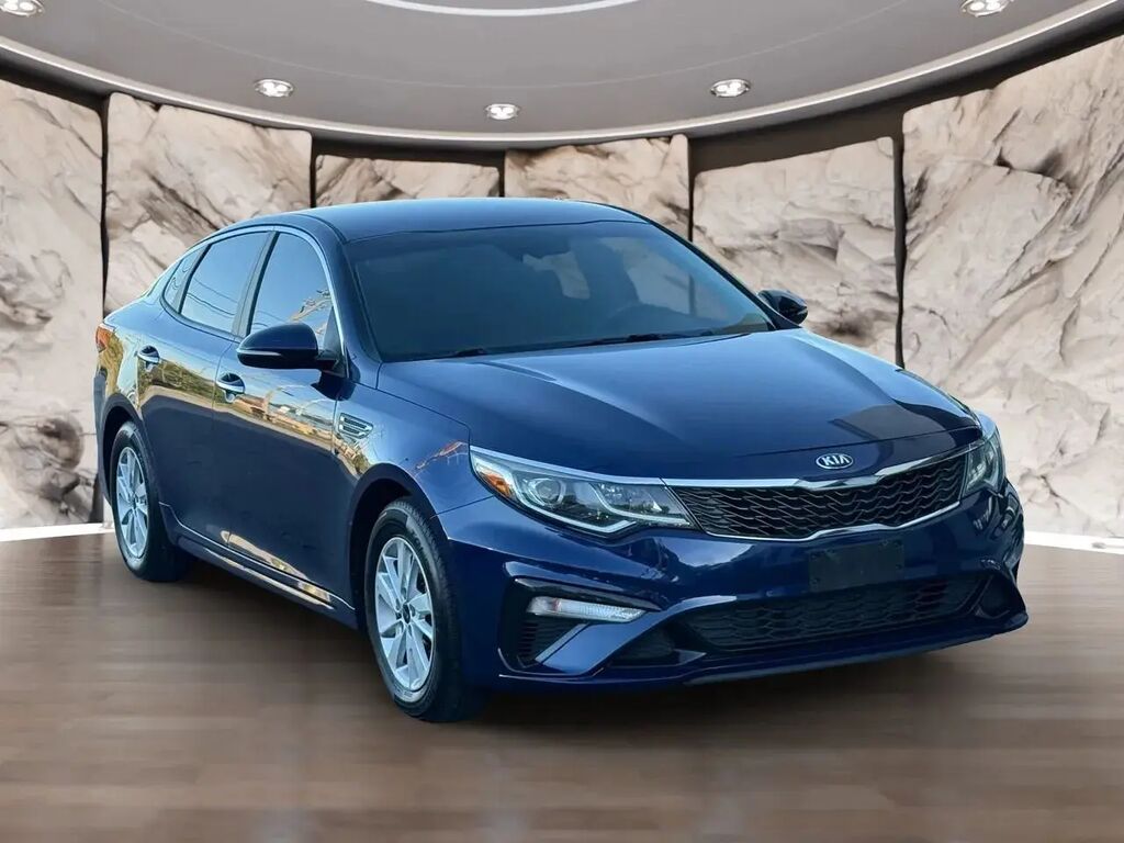 2019 Kia Optima S — photo 1 of 13