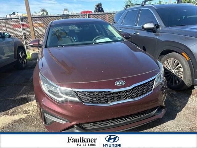 2019 Kia Optima LX — photo 1 of 13