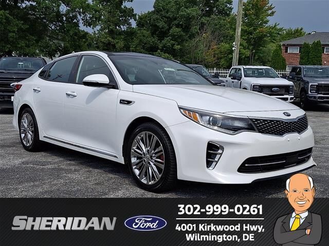 2016 Kia Optima SXL Turbo — photo 1 of 1