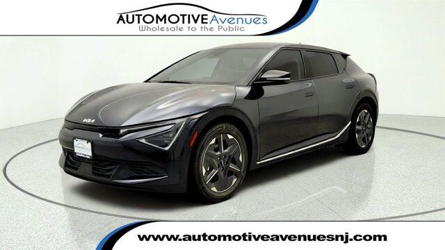 2025 Kia EV6 Light Long Range — photo 1 of 13