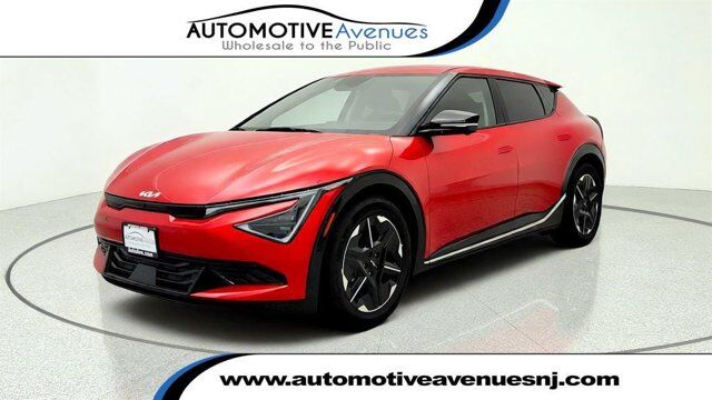 2025 Kia EV6 Wind — photo 1 of 13