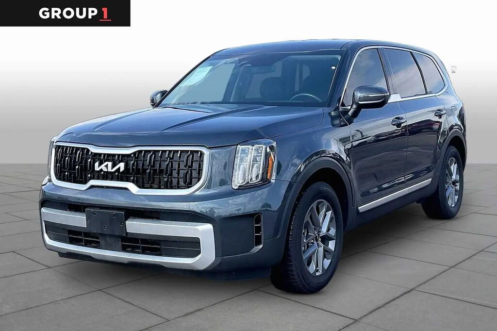2024 Kia Telluride LX — photo 1 of 12