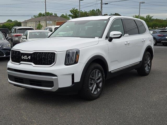 2025 Kia Telluride LX — photo 1 of 6