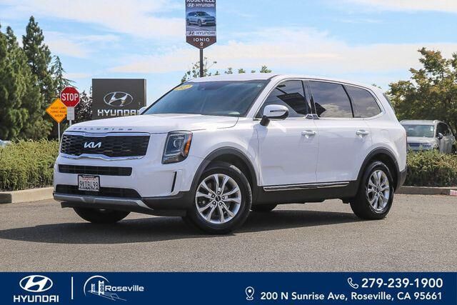 2022 Kia Telluride LX — photo 1 of 11