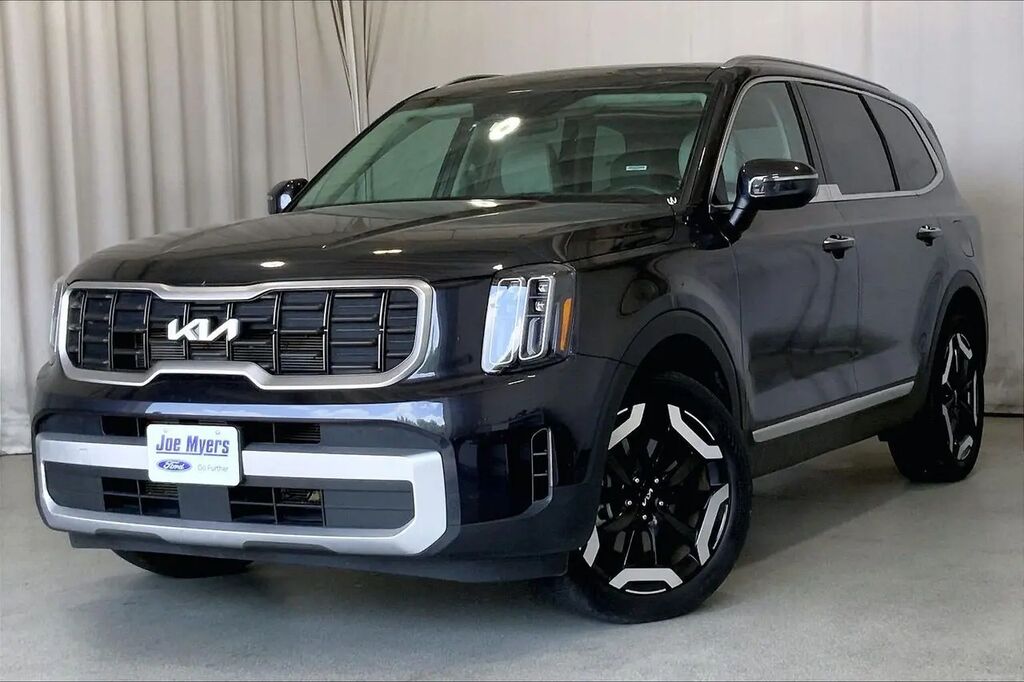 2025 Kia Telluride S — photo 1 of 3