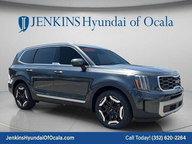 2023 Kia Telluride S — photo 1 of 11