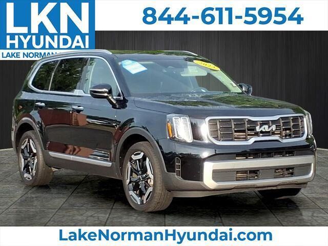 2023 Kia Telluride S — photo 1 of 13