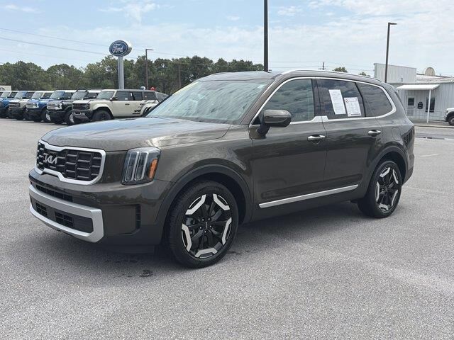 2025 Kia Telluride S — photo 1 of 13