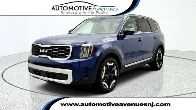 2025 Kia Telluride S — photo 1 of 13